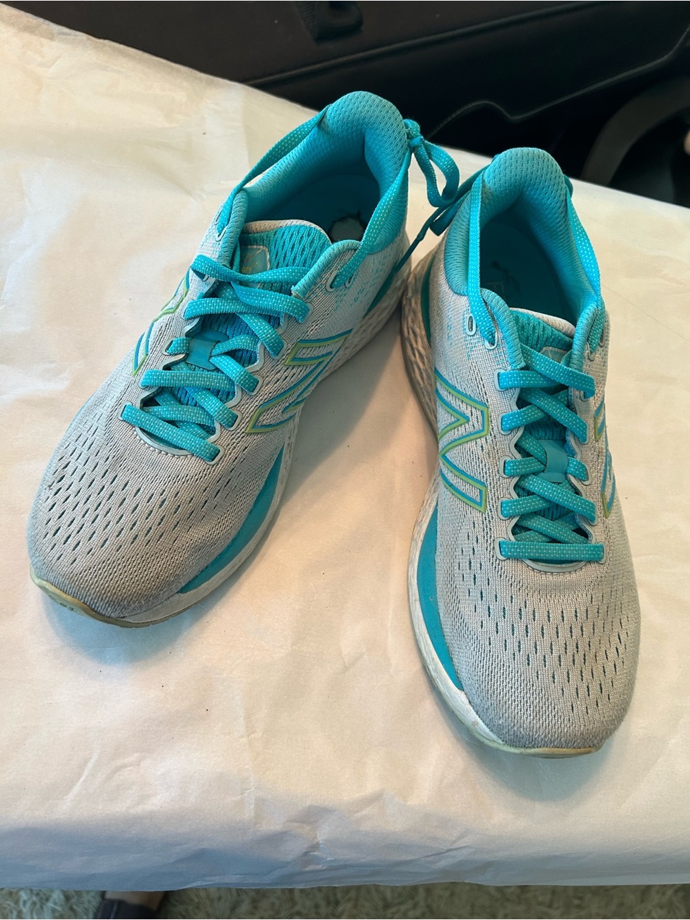 Gray and turquoise New Balance Women's Athletic Running Shoes